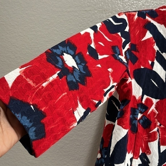 Ruby Rd Ladies Red White & Blue Watercolor Flowers Shrug Jacket Big Buttons sz 8 - Picture 3 of 12